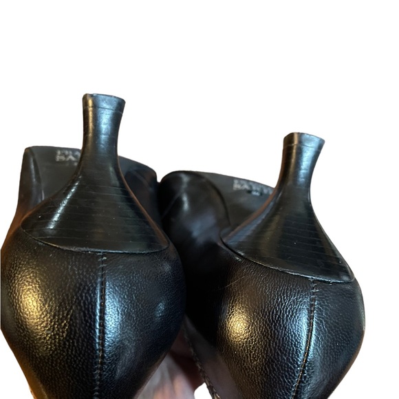 Franco Sarto Black Leather Round Toe Kitten Heel Pumps 8 - Picture 7 of 8